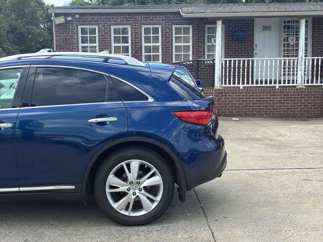 Used 2013 INFINITI FX37 AWD w/ Premium Pkg image 10