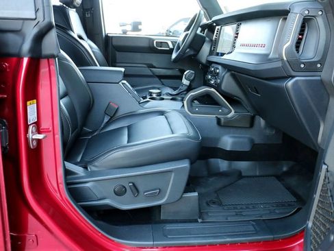 Used 2025 Ford Bronco Badlands w/ Sasquatch Package AWD/4WD image 34