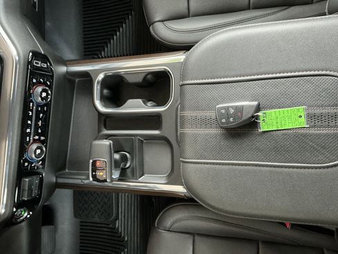 Used 2023 Chevrolet Silverado 1500 High Country image 11