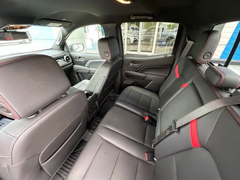 Used 2024 Chevrolet Colorado Z71 w/ Z71 Convenience Package 2 image 18