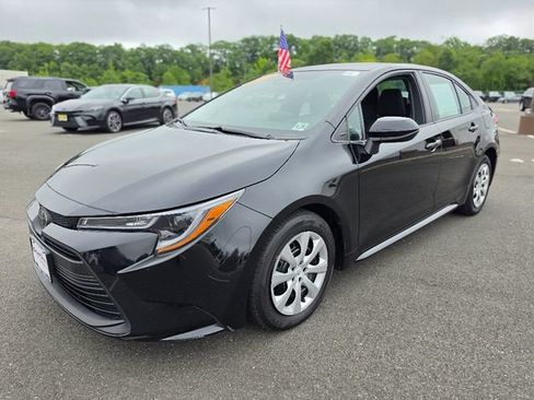 Used 2024 Toyota Corolla LE FWD image 3