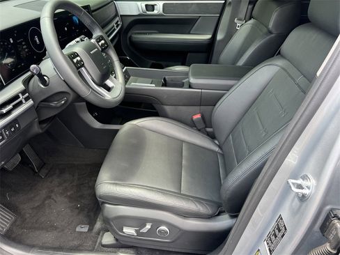 Used 2024 Hyundai Santa Fe Limited image 9