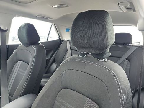 Used 2023 Hyundai Venue SEL image 12