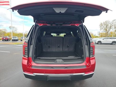 New 2026 Chevrolet Suburban LS image 10