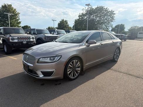 Used 2018 Lincoln MKZ Reserve FWD image 4