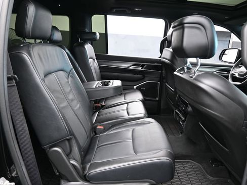 Used 2022 Jeep Wagoneer Series II image 42