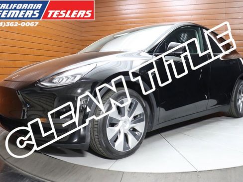 Used 2024 Tesla Model Y Long Range AWD/4WD image 1