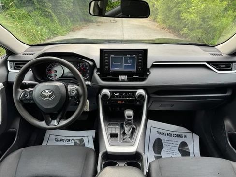 Used 2020 Toyota RAV4 LE AWD/4WD image 21