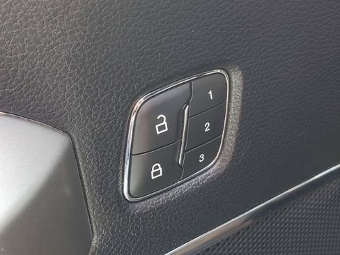 Used 2020 Ford F150 Lariat image 9