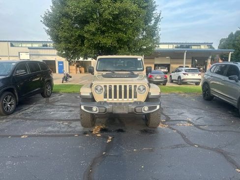 Used 2022 Jeep Gladiator Overland w/ Popular Equipment Package AWD/4WD image 2
