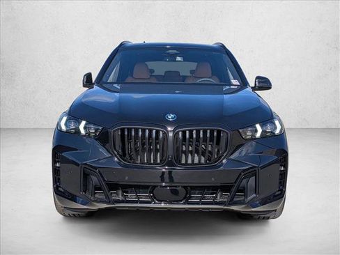 New 2026 BMW X5 xDrive50e image 6