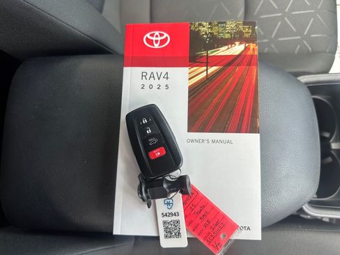 Used 2025 Toyota RAV4 XLE w/ Convenience Package AWD/4WD image 38