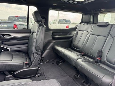 New 2026 Jeep Grand Wagoneer Limited AWD/4WD image 32