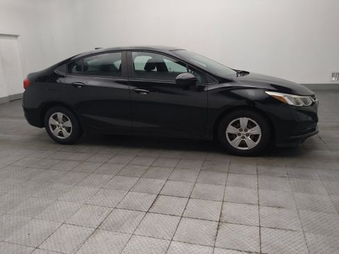 Used 2017 Chevrolet Cruze LS FWD image 11