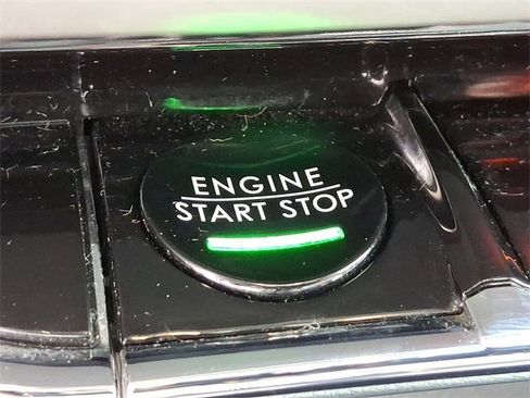 Certified 2022 Lincoln Nautilus Reserve image 25