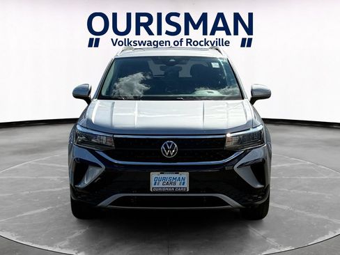 Used 2023 Volkswagen Taos SE AWD/4WD image 8