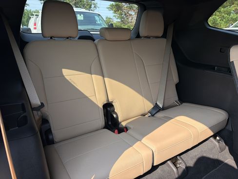 Used 2026 Buick Enclave Preferred w/ Power Package FWD image 33