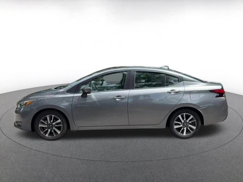 Used 2025 Nissan Versa SV FWD image 9