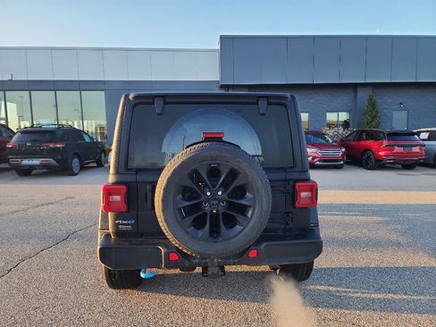 Used 2023 Jeep Wrangler Sahara w/ Cold Weather Group image 6