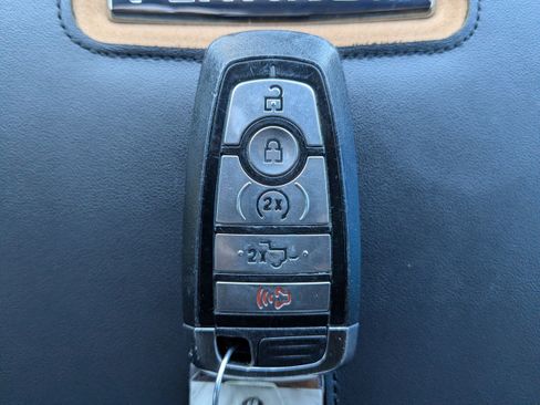 Used 2024 Ford F250 Platinum w/ Tremor Off-Road Package AWD/4WD image 30