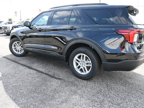 New 2026 Ford Explorer Active w/ Active Comfort Package RWD image 8