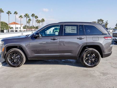 New 2026 Jeep Grand Cherokee Altitude image 14