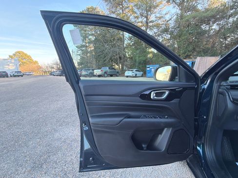 New 2026 Jeep Compass Latitude image 16