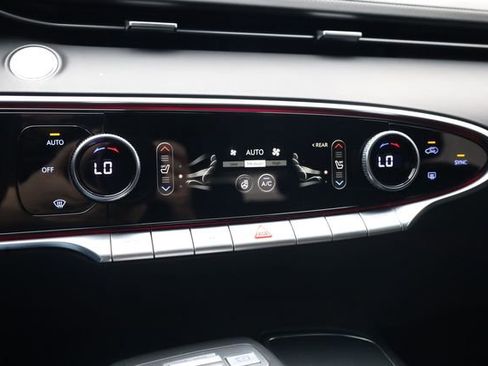 Used 2024 Genesis GV70 3.5T Sport w/ Sport Advanced Package image 18