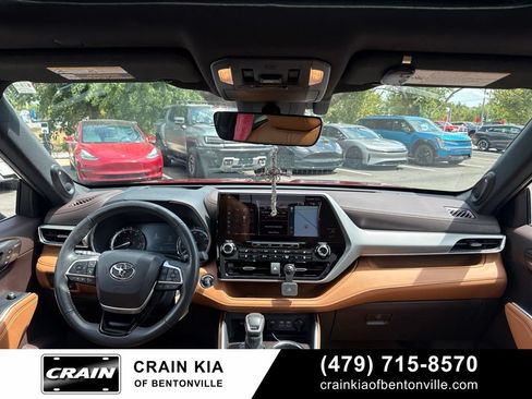 Used 2022 Toyota Highlander Platinum AWD/4WD image 14