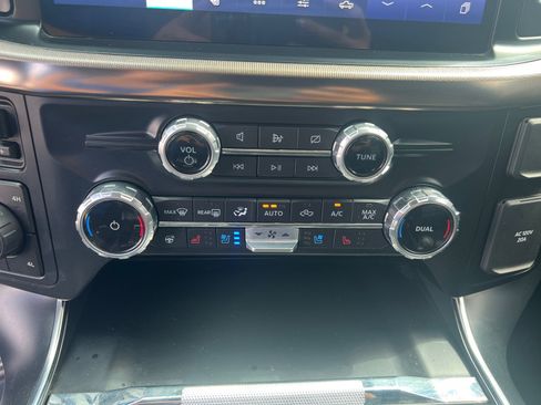 Used 2022 Ford F150 Raptor w/ Raptor 37 Performance Package AWD/4WD image 23