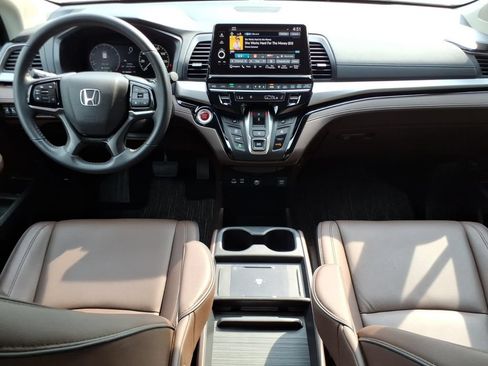 Used 2025 Honda Odyssey Touring image 19