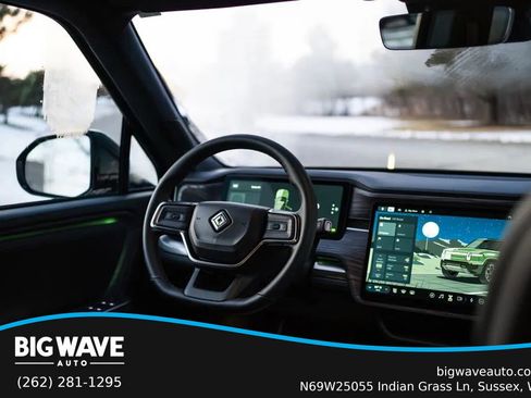 Used 2023 Rivian R1S Adventure image 14