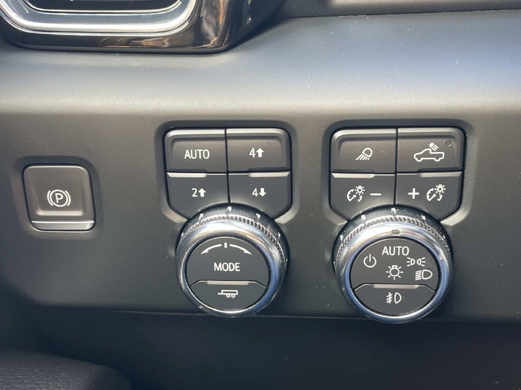 Used 2024 GMC Sierra 2500 Denali w/ Denali Reserve Package AWD/4WD image 20