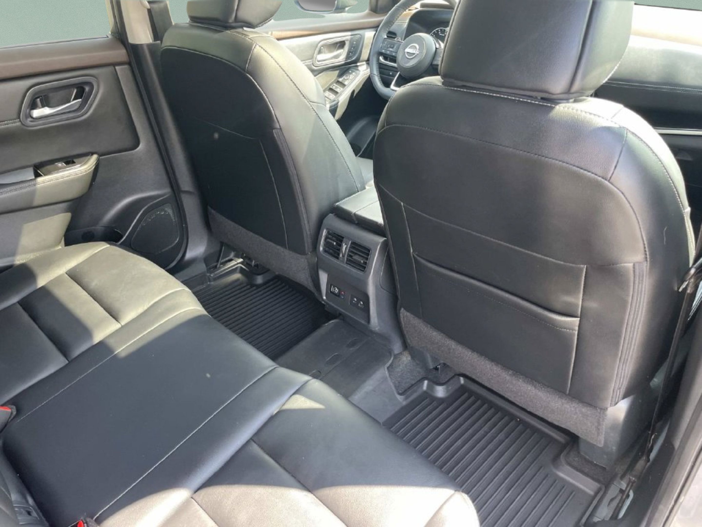 Used 2023 Nissan Rogue SL w/ SL Premium Package FWD image 14