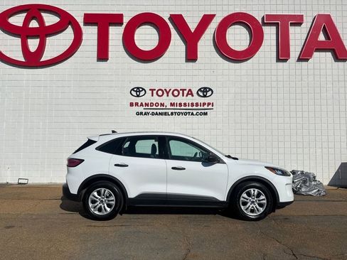 Used 2020 Ford Escape S image 4