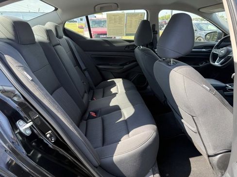 Used 2023 Nissan Altima 2.5 SV image 10