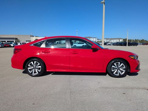 Used 2022 Honda Civic LX image 4