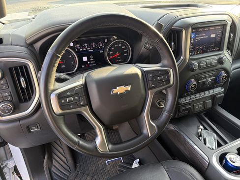 Used 2022 Chevrolet Silverado 2500 LTZ w/ LTZ Premium Package image 16