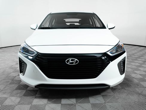 Used 2017 Hyundai Ioniq Limited image 2