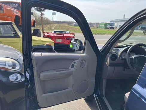 Used 2002 Jeep Liberty Sport image 18