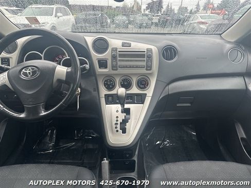 Used 2010 Toyota Matrix S image 19