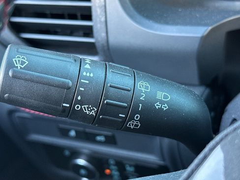 Used 2024 Ford Expedition Limited image 39