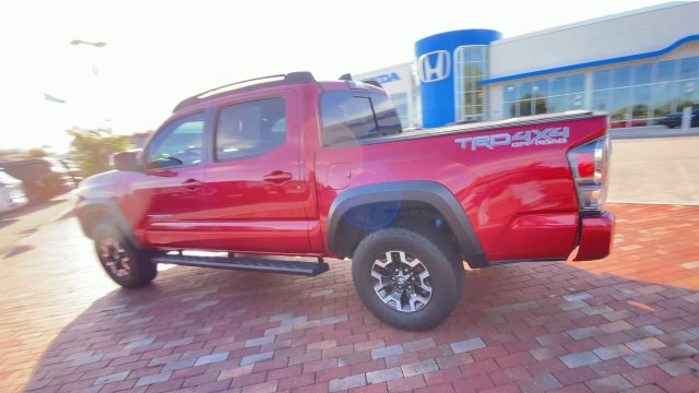 Used 2022 Toyota Tacoma TRD Off-Road w/ Technology Package AWD/4WD image 7