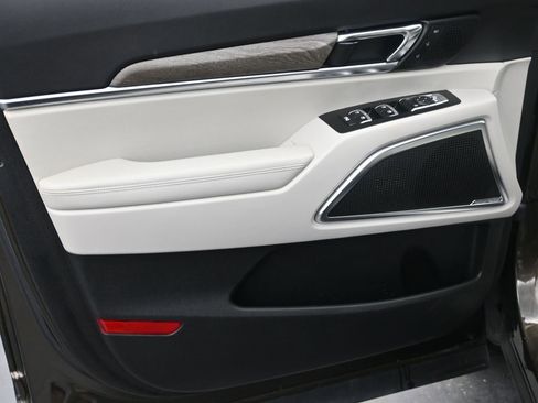 Used 2021 Kia Telluride SX w/ SX Prestige Package image 9