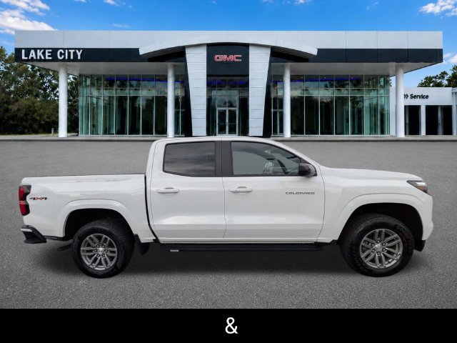 Used 2024 Chevrolet Colorado LT w/ LT Convenience Package III AWD/4WD image 3