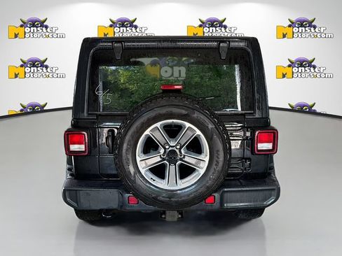 Used 2023 Jeep Wrangler Unlimited Sahara w/ Cold Weather Group AWD/4WD image 5