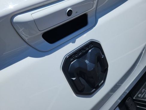 Used 2020 RAM 1500 Big Horn AWD/4WD image 9