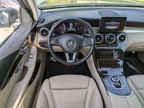 Used 2019 Mercedes-Benz GLC 300 image 19