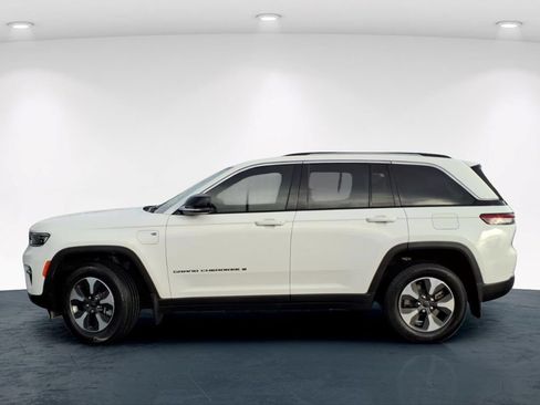 Used 2022 Jeep Grand Cherokee Limited 4xe w/ MOPAR Finishing Package AWD/4WD image 16