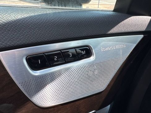 Used 2016 Volvo XC90 T6 Momentum w/ Momentum Plus Package AWD/4WD image 35